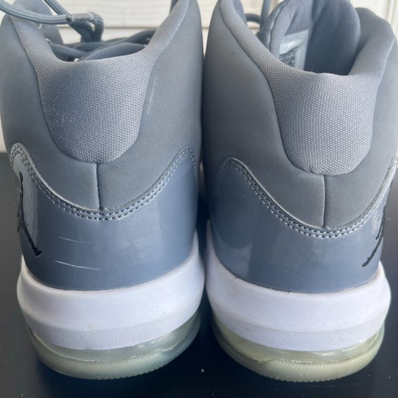 Jordan Men's Aura Cool Grey Shoes Sneakers Size 9.5 Style AQ9084-010 - Picture 10 of 14